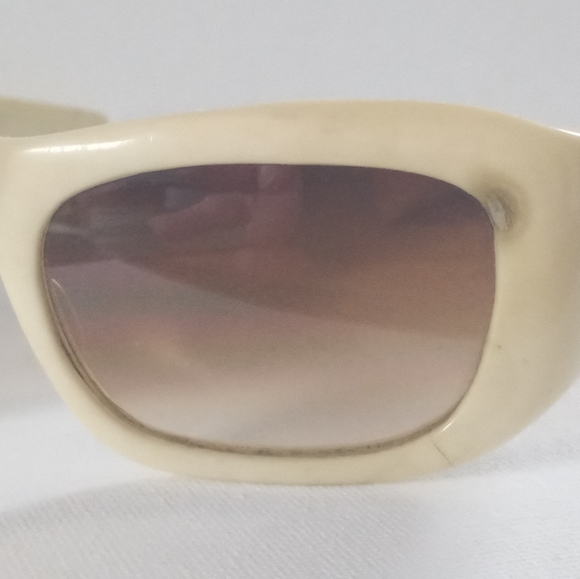 Rare Mod Vintage Off White Sunglasses NOS ITALY - Picture 2 of 5